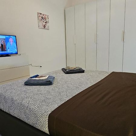 Luxury Station Apartment Bologna Buitenkant foto